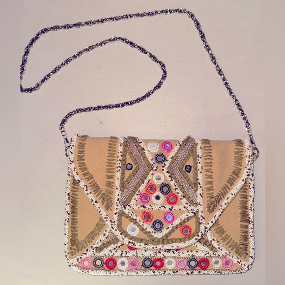 America & Beyond Handbags - 🌼NWOT! Embroidered and Beaded Boho Crossbody Purse